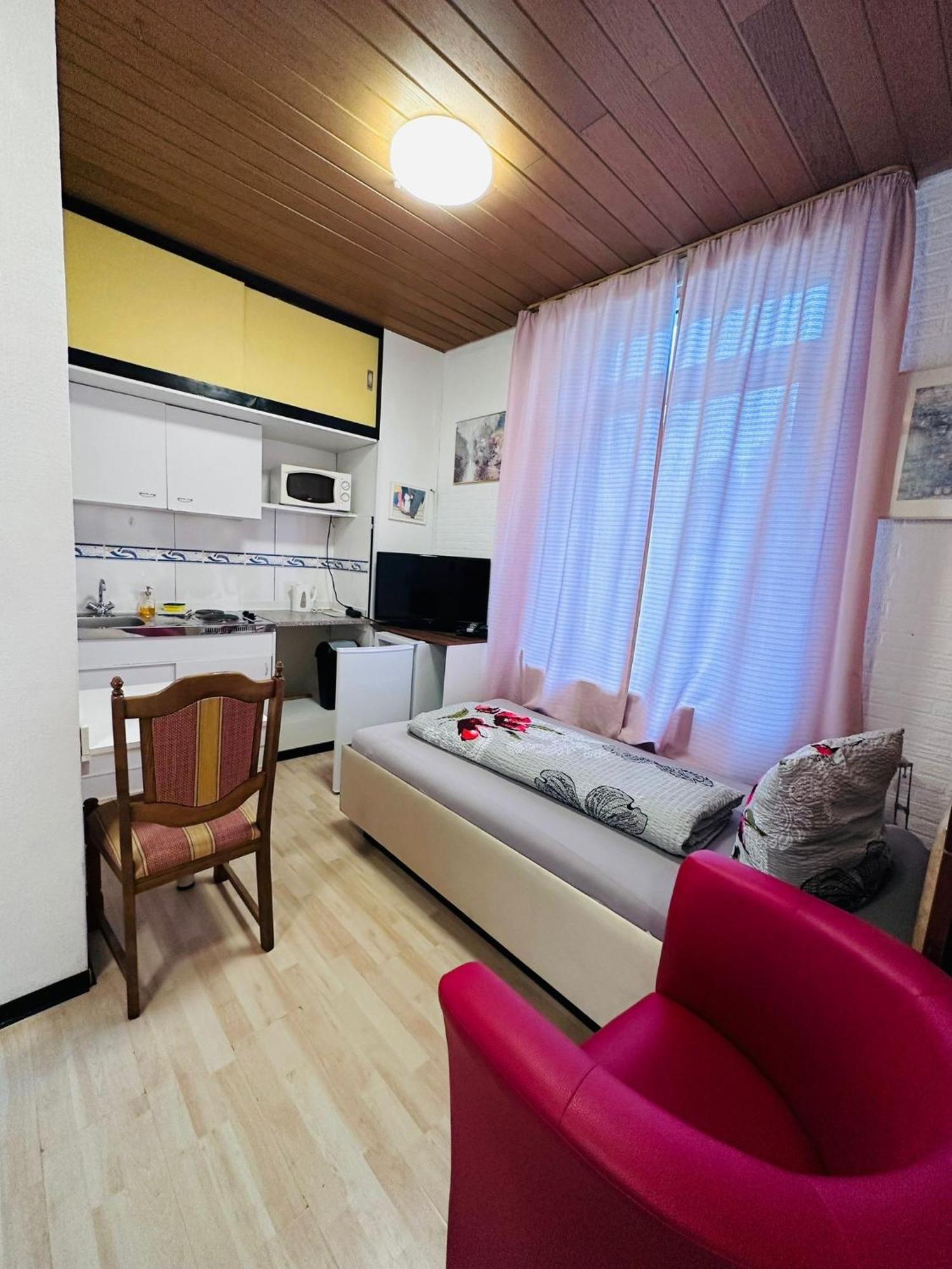 Hotel Gästezimmer Siminciuc Aquisgrana Esterno foto